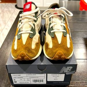 Boys New Balance 327 Sneakers